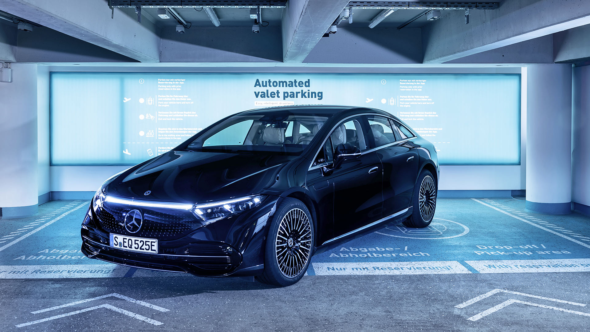 „Automated Valet Parking“ die weltweit erste vollautomatisierte und fahrerlose Parkfunktion für bestimmte Varianten der Mercedes S-Klasse und des EQS. | Mercedes-Benz AG
