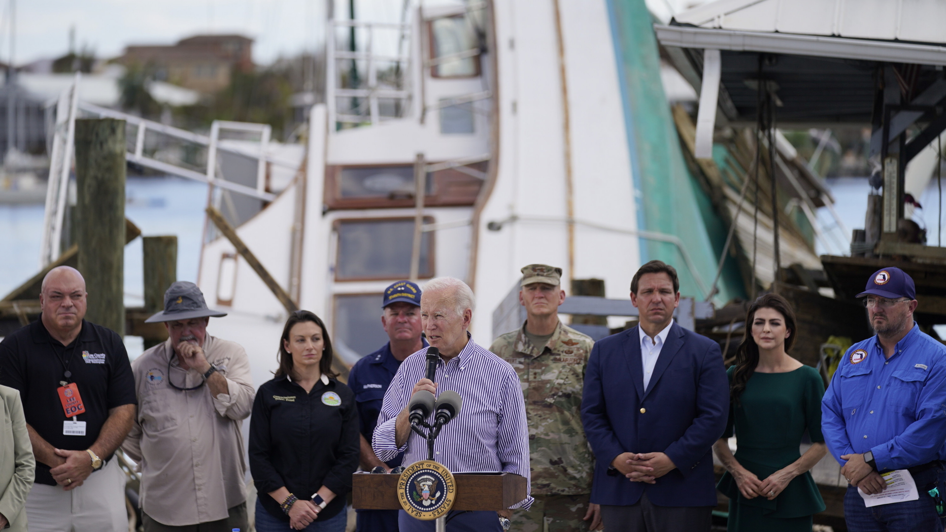 Joe Biden besucht den von Hurrikan Ian verwüsteten Bundesstaat Florida. | dpa