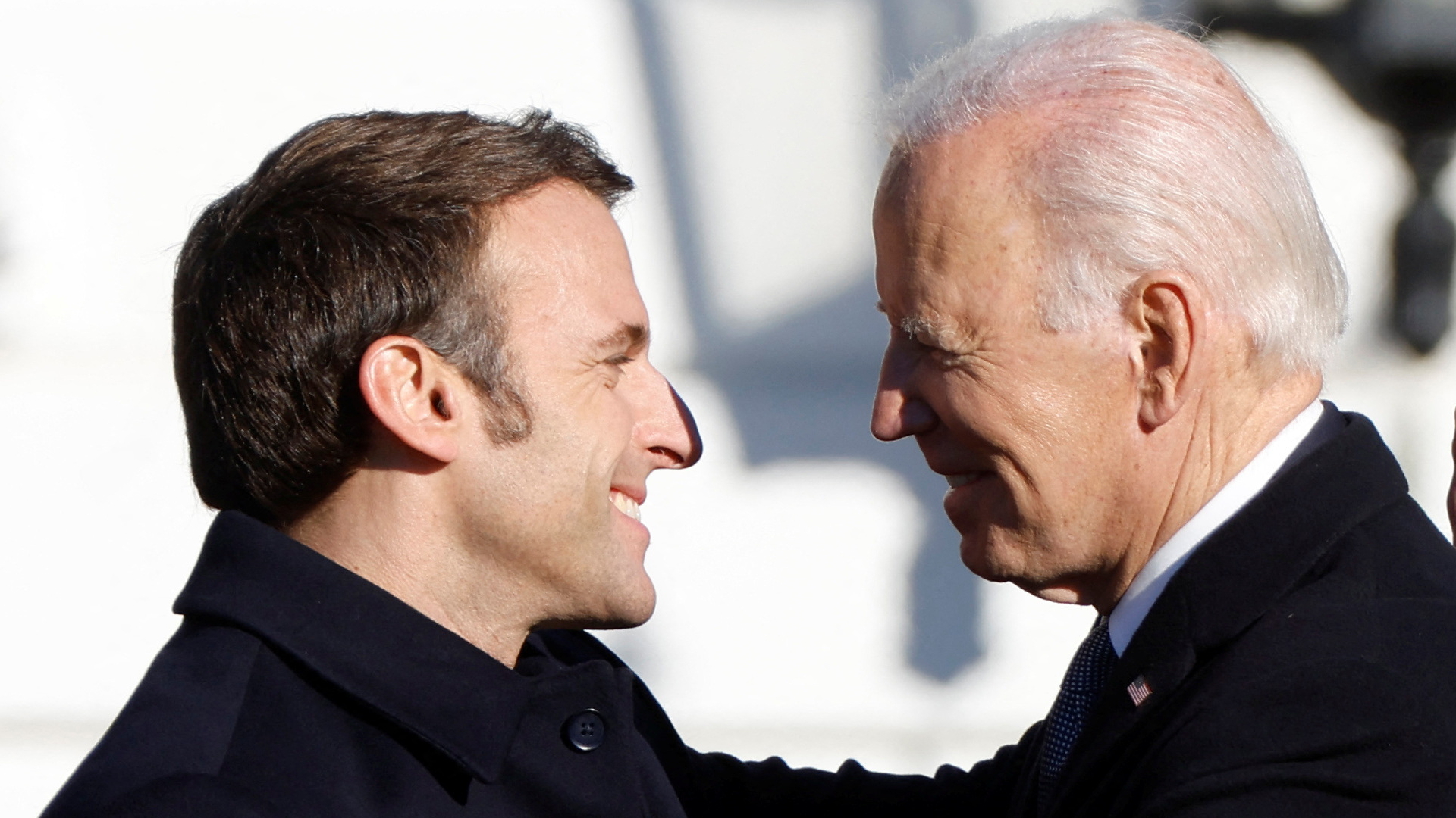 Frankreichs Präsident Emmanuel Macron und US-Präsident Joe Biden | REUTERS