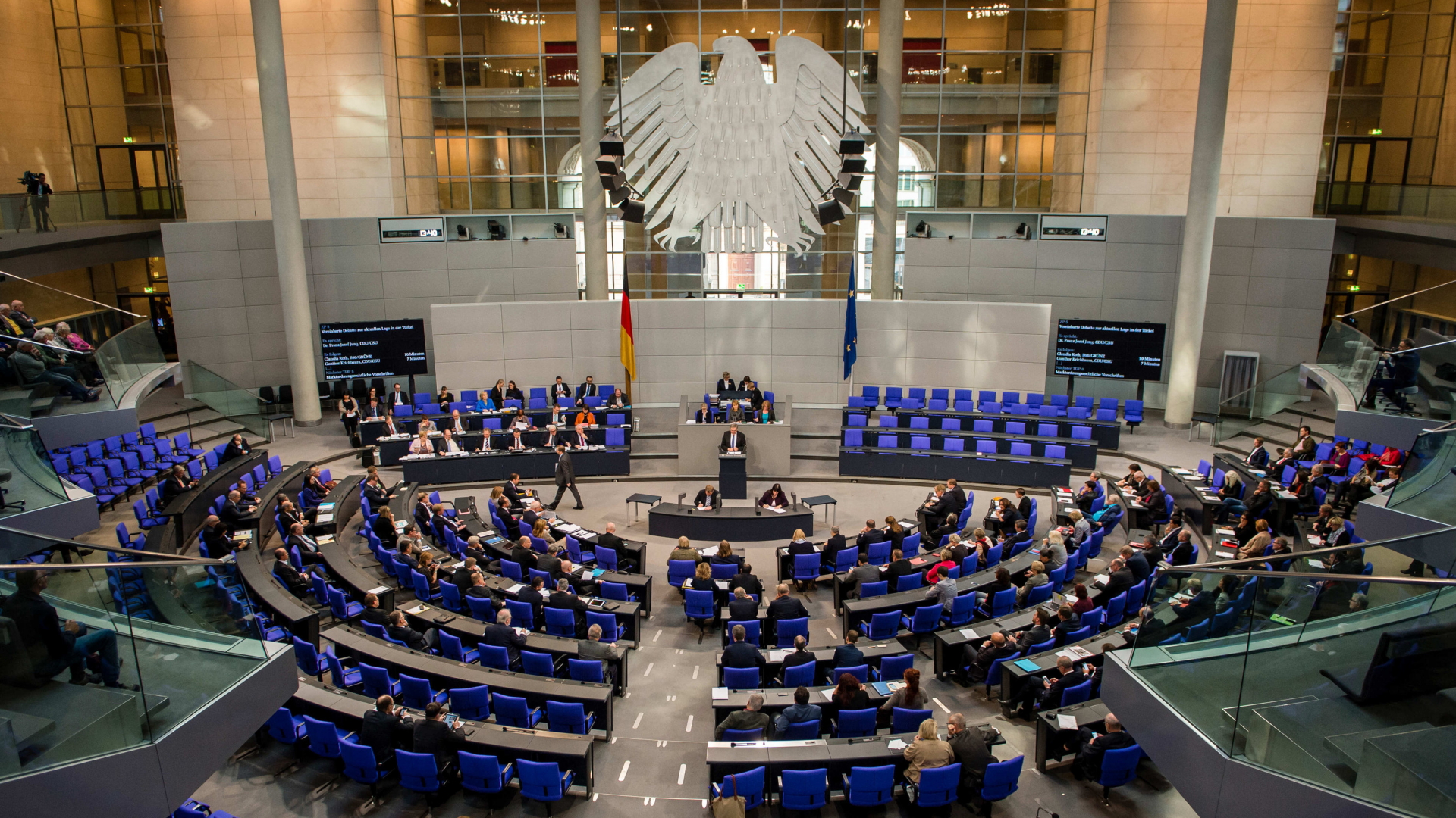 Der Deutsche Bundestag im Reichstagsgebäude in Berlin | dpa
