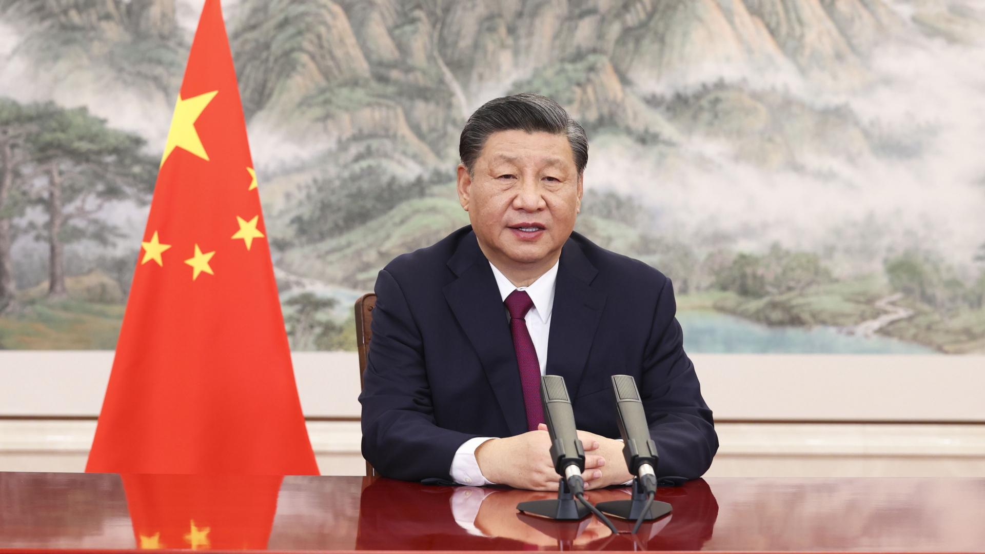 Chinas Präsident Xi Jinping hält im April 2022 eine Rede im Staatsfernsehen. | dpa