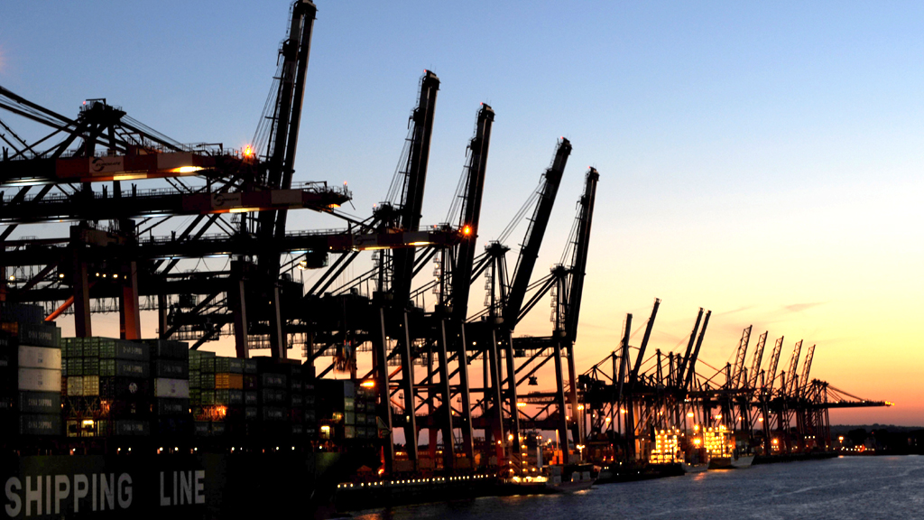 Containerterminal im Hamburger Hafen | null