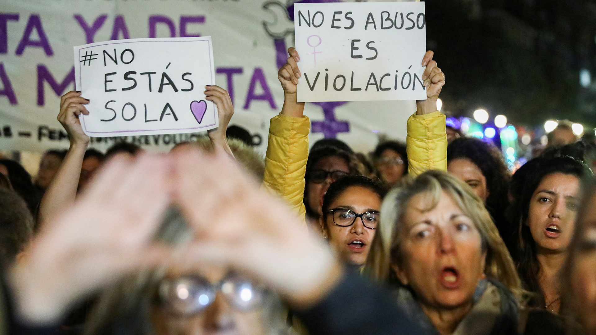 Frauen demonstrieren in gegen ein Urteil über eine Sexualstraftat des spanischen Gerichts in Madrid. (Archivbild: 04.11.2019) | REUTERS