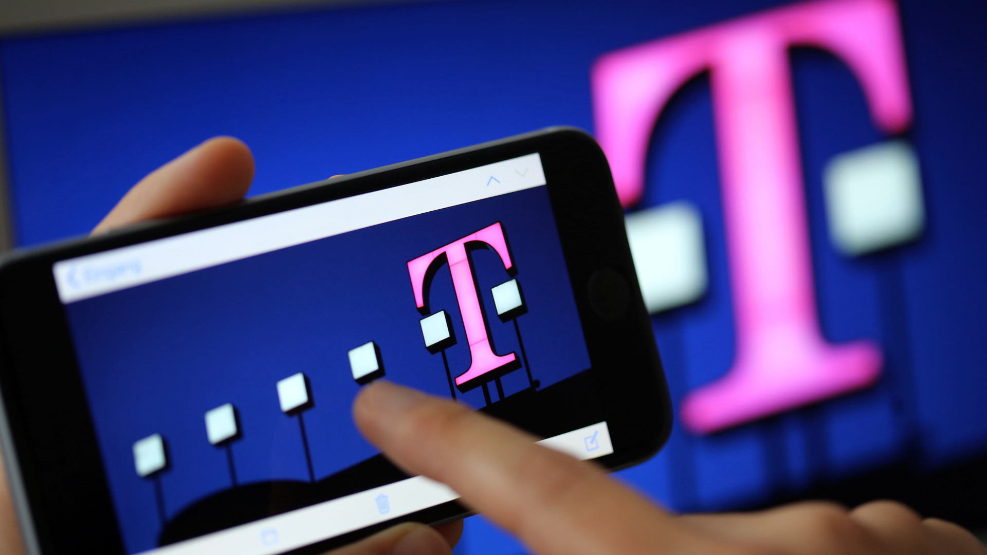 Die Deutsche Telekom steigerte ihren Umsatz auf 80,5 Milliarden Euro. | dpa