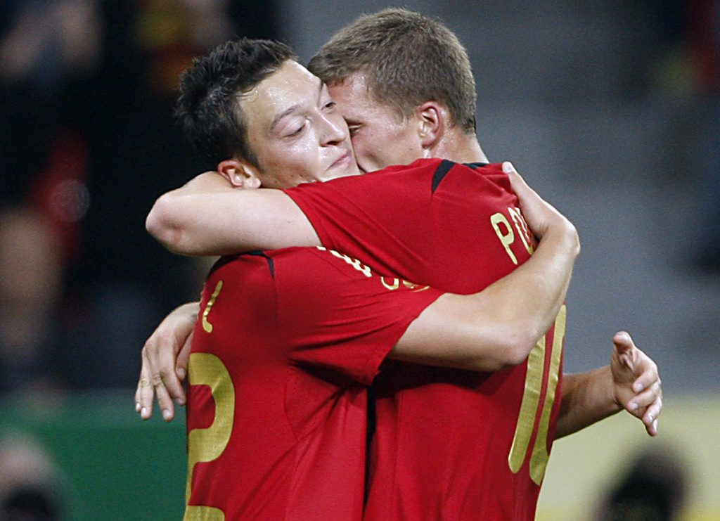 Özil (links) und Podolski