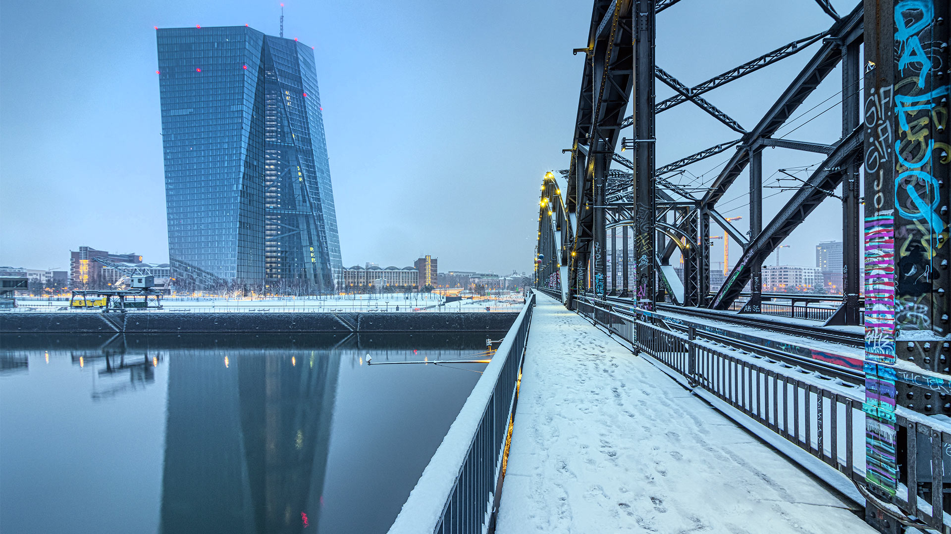 Der EZB-Tower in Frankfurt/Main. | picture alliance / greatif
