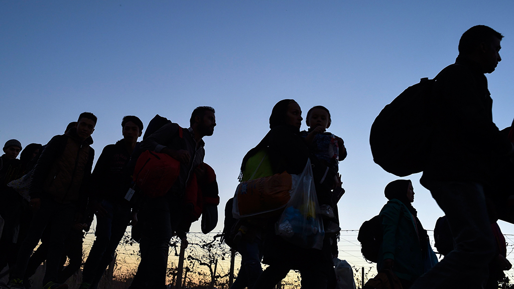 Flüchtlinge an der Grenze zwischen Griechenland und Mazedonien (Archivbild November 2015) | dpa