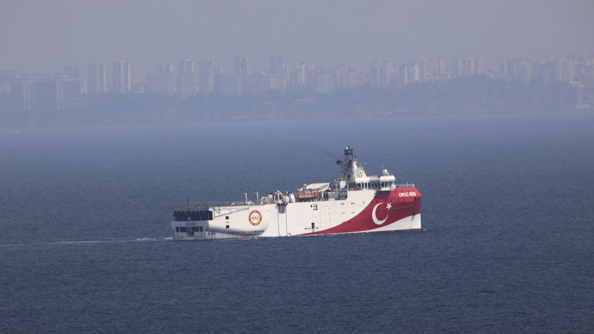 Das türkische Forschungsschiff "Oruc Reis" vor der Küste Antalyas (Archivbild) | AP