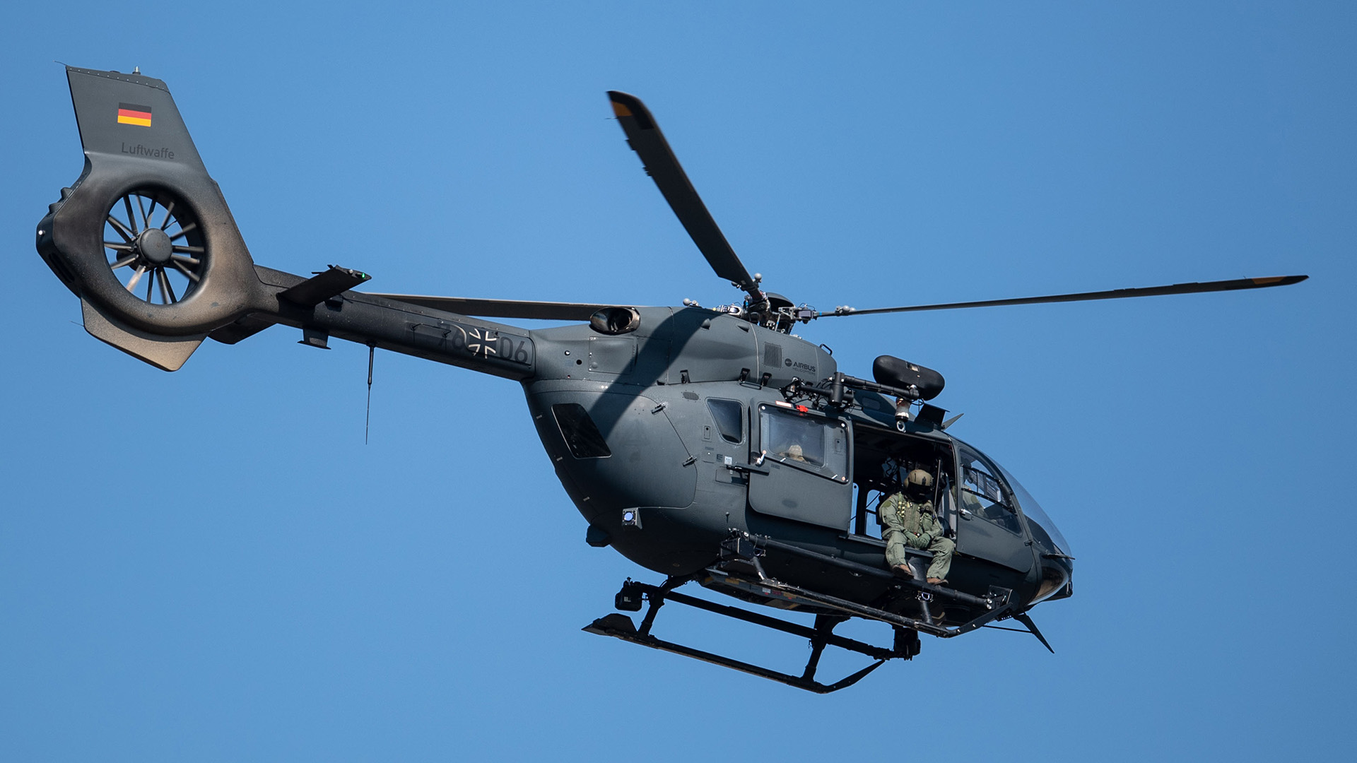 Ein Hubschrauber der Bundeswehr (H145M) | picture alliance/dpa
