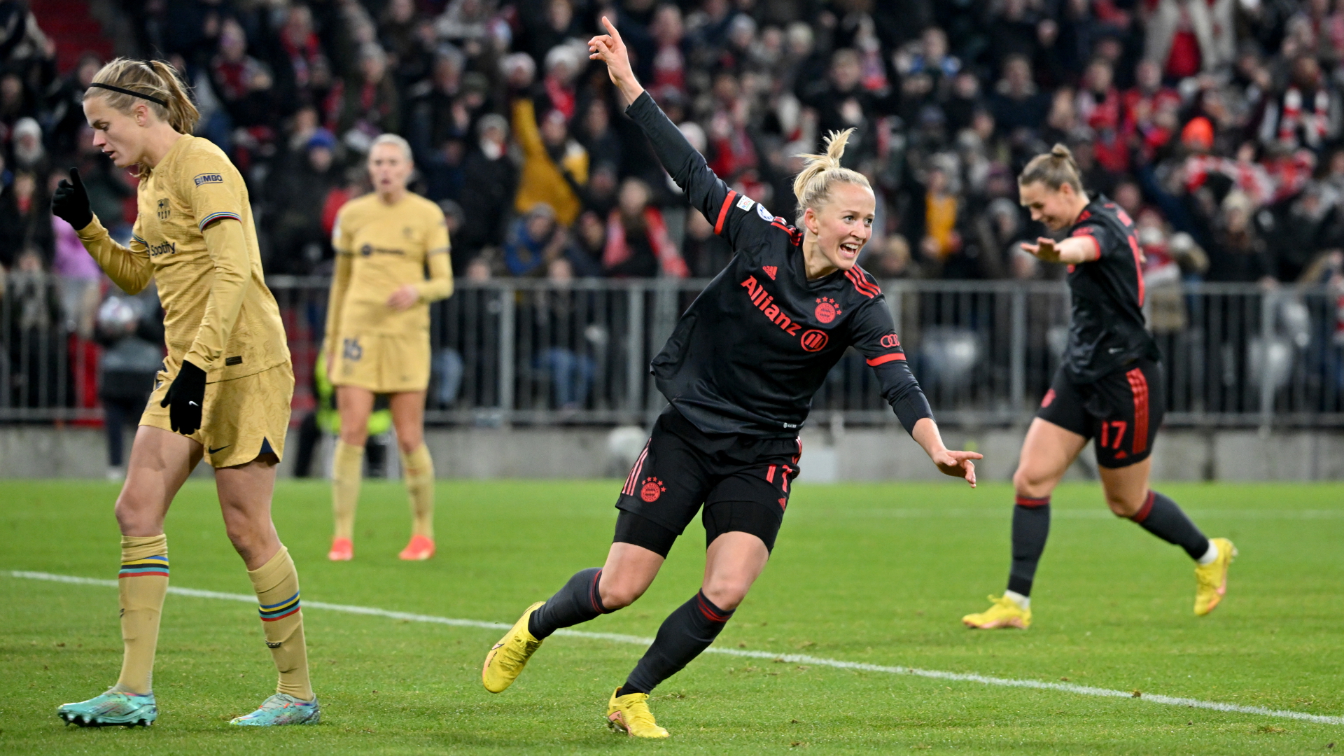 Lea Schüller jubelt nach ihrem Tor gegen Arsenal London | dpa