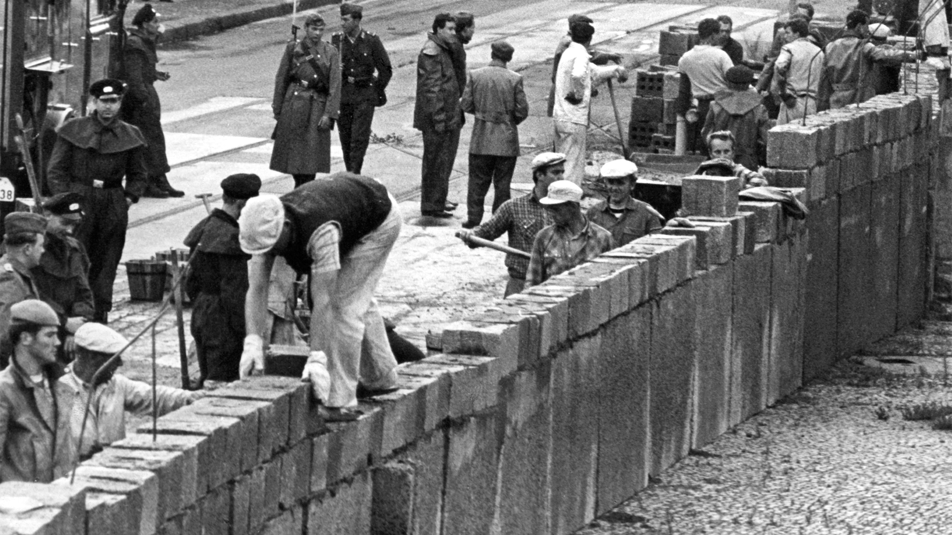 Die Berliner Mauer: Bilder aus der geteilten und wieder vereinten Stadt | picture-alliance/ dpa