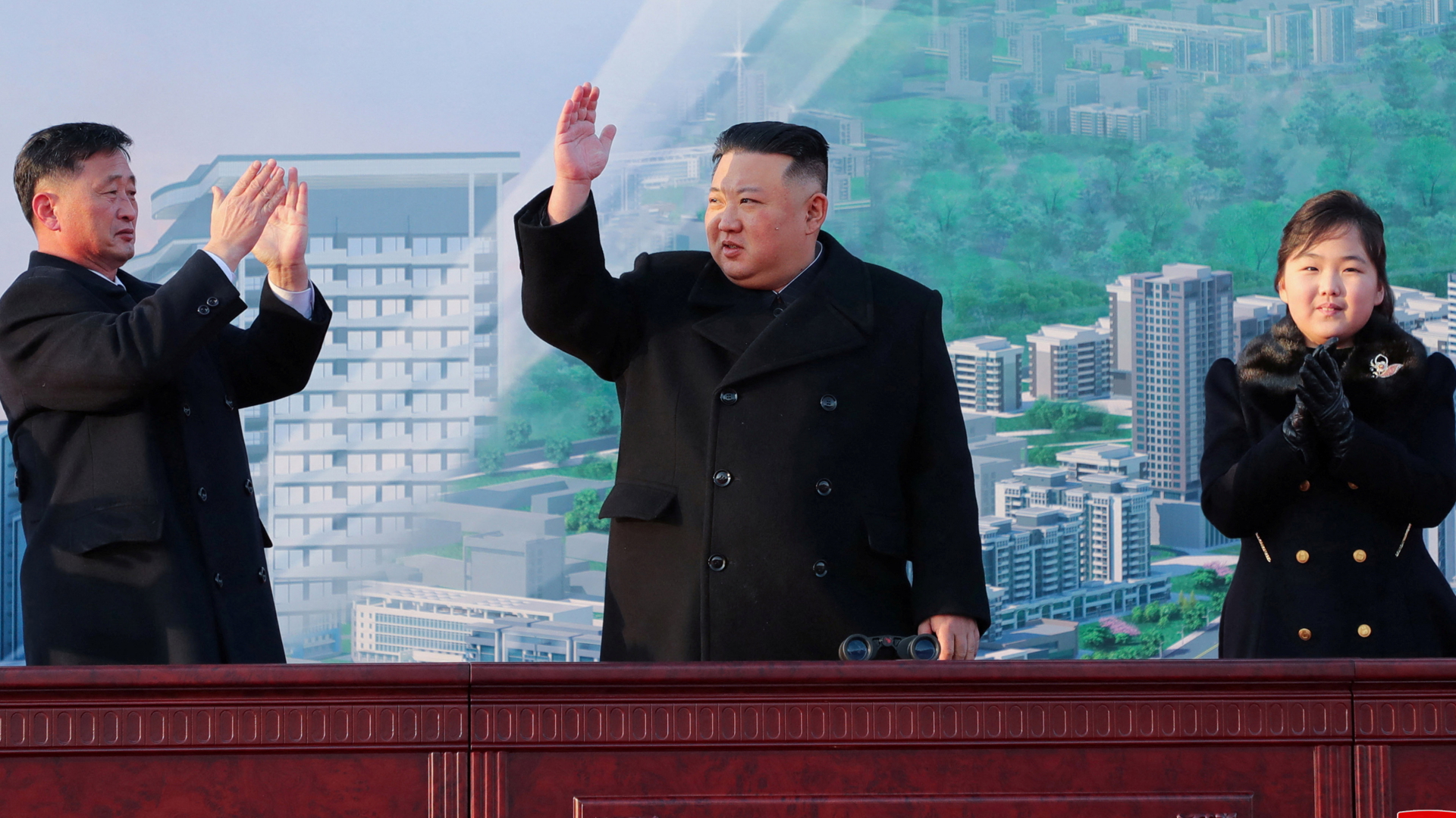 Kim Jong Un und seine Tochter in Pjongjang | via REUTERS