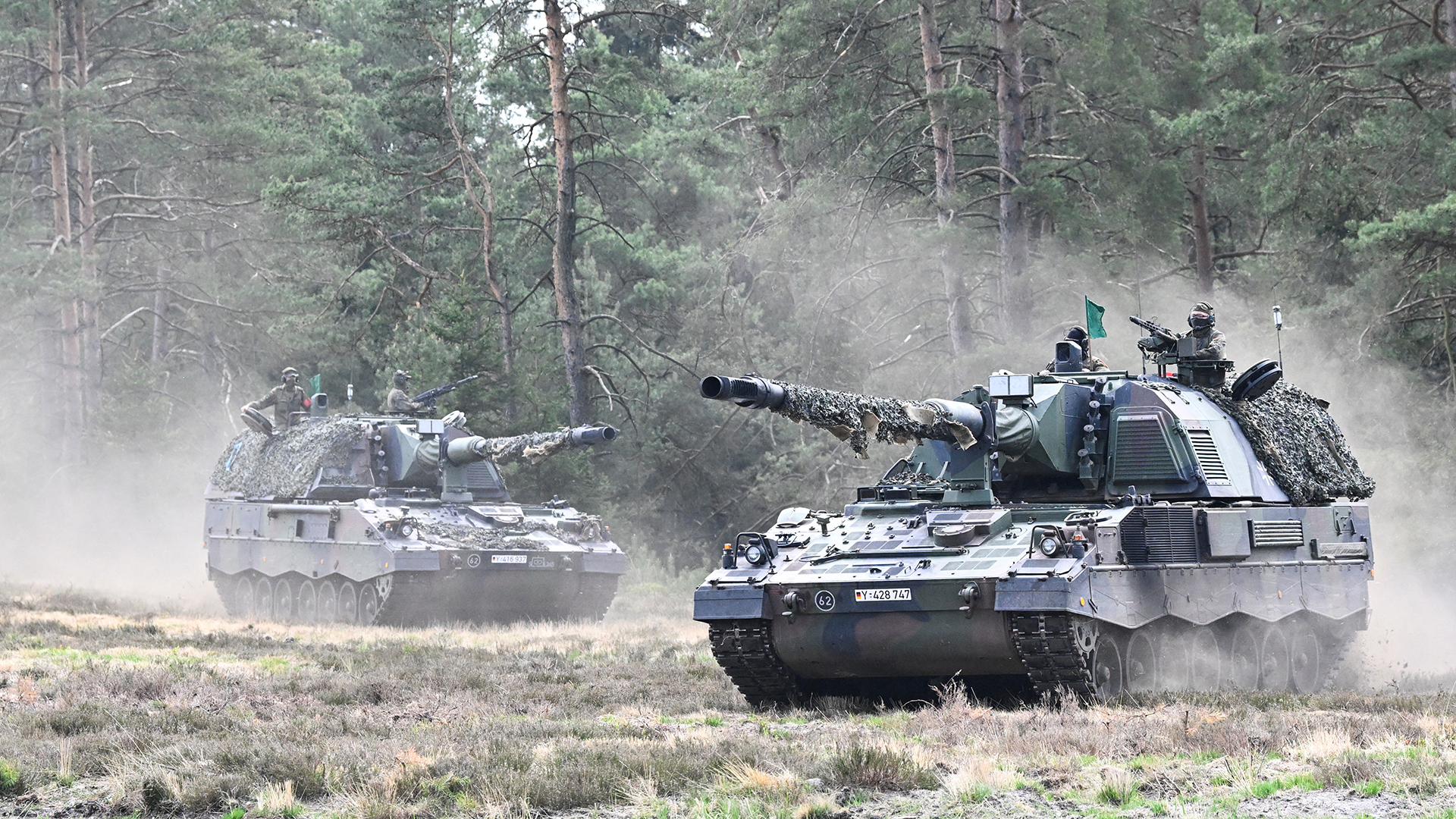 Panzerhaubitze 2000 bei der Ausbildung auf einem deutschen Armeestützpunkt in Munster. | REUTERS