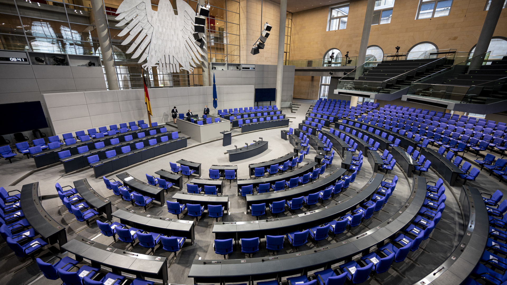 Berlin: Der leere Plenarsaal vor der Sitzung. | dpa