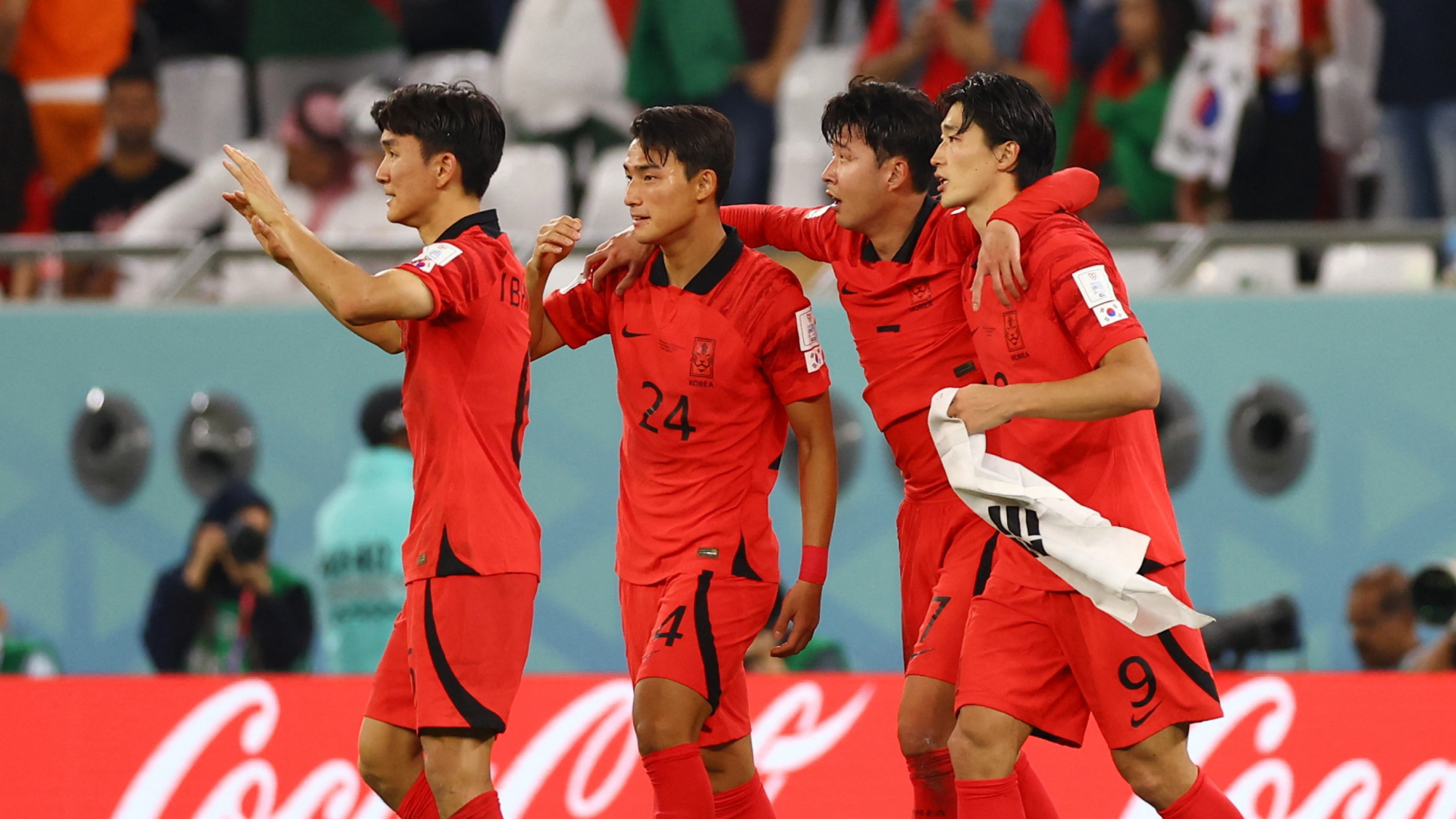 Spieler der südkoreanischen Mannschaft jubeln | REUTERS