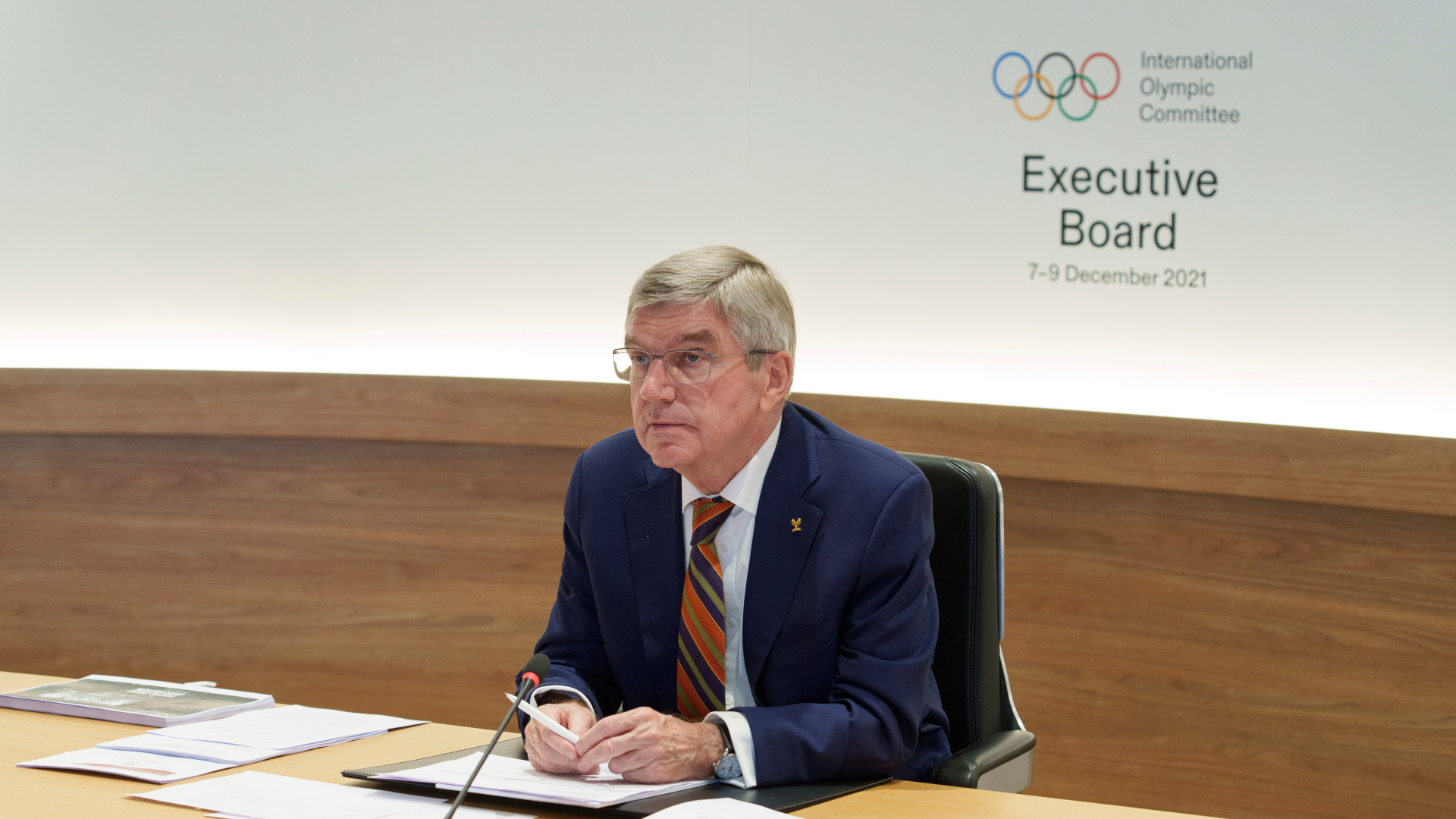 IOC-Präsident Thomas Bach beantwortet in einer virtuellen Pressekonferenz Fragen von Journalisten | VIA REUTERS